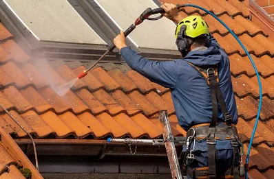 Démoussage et hydrofuge de toiture à Fleurines